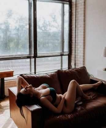 Встречусь с тобой в Москве, чтобы подарить тебе незабываемые моменты наслаждения и позитивные эмоции. В моих услугах - эксперименты, массаж, стриптиз, ролевые игры и многое другое. У меня есть отличные отзывы от моих довольных клиентов. Загляни в мою галерею фото и оцени мою жгучую страсть. Приходи, и мы соткём шикарные воспоминания вместе. 😘🌹🔥 1466, 33 года