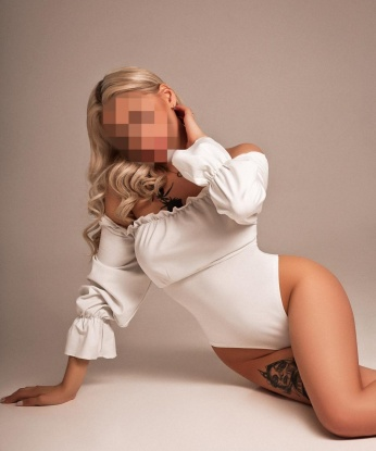 💋😍
Экспертка в проведении сессий удовольствия, я обеспечу тебе незабываемый опыт, насыщенный эротикой и страстью. 🔥🔞 У меня ты найдешь все, о чем мечтал, и даже больше!
У меня шикарные прелести, которые я с радостью покажу тебе! Мои фото подтверждают мою красоту и сексуальность, и я не могу дождаться, чтобы ты полностью оценил их. 😘📸
Позволь мне твоим гидом в мире наслаждения и профессионально исполненных эротических фантазий. Я гарантирую удовольствие на каждом шагу, прислушиваясь к твоим желаниям и фантазиям. 💃💦
Специальные услуги, которые я предлагаю, придадут твоему опыту разнообразие и оставят незабываемые впечатления. Мои ручки и губки могут творить чудеса! Я подарю тебе райское блаженство. 💎💆
Не забудь о том, что мои отзывы говорят сами за себя. Я отличаюсь нежностью, страстью и профессионализмом. Мой опыт никогда не подведет тебя. 🌟🌟🌟
Не медли, мой сладкий рыцарь! Москва ждет нас, чтобы испытать самые горячие и яркие моменты вместе! Отправь мне сообщение, и я сделаю все, чтобы наша встреча стала незабываемой! 💋🌹 6320, 20 лет